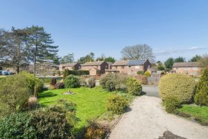 Photo 25- click for photo gallery